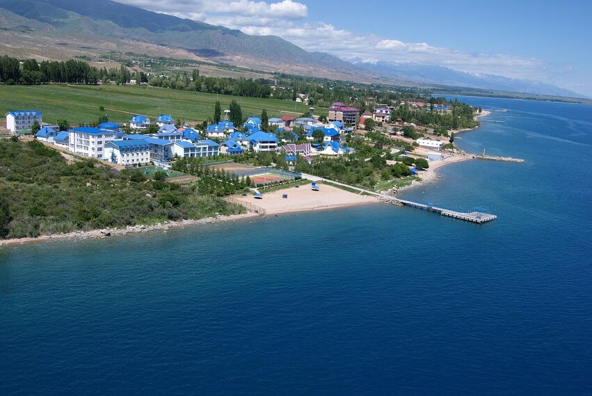 Чем интересна Киргизия: долина красных гор, «санаторий» для космонавтов и  Башня Бурана, Иссык-Куль